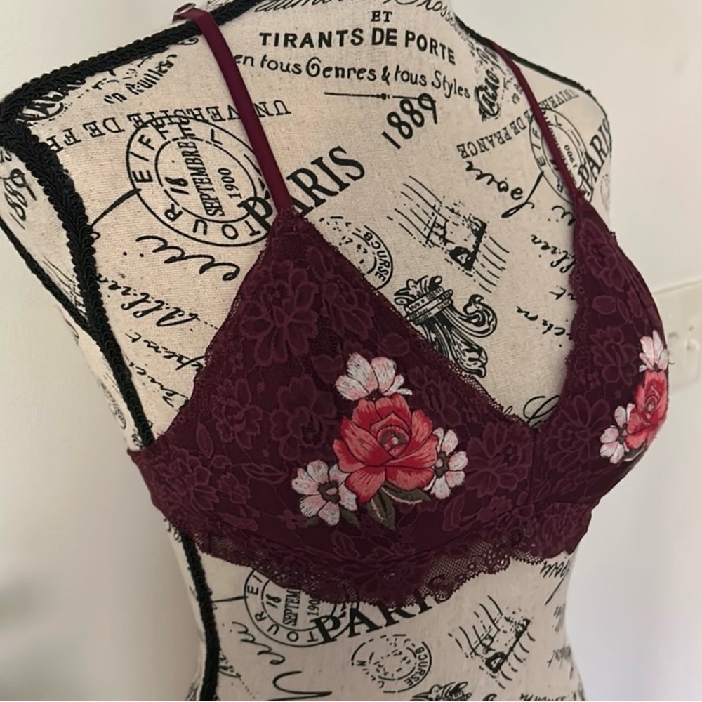 Gilly Hicks Dark Red Lace Bralette with Floral Embroidery - Picture 2 of 6